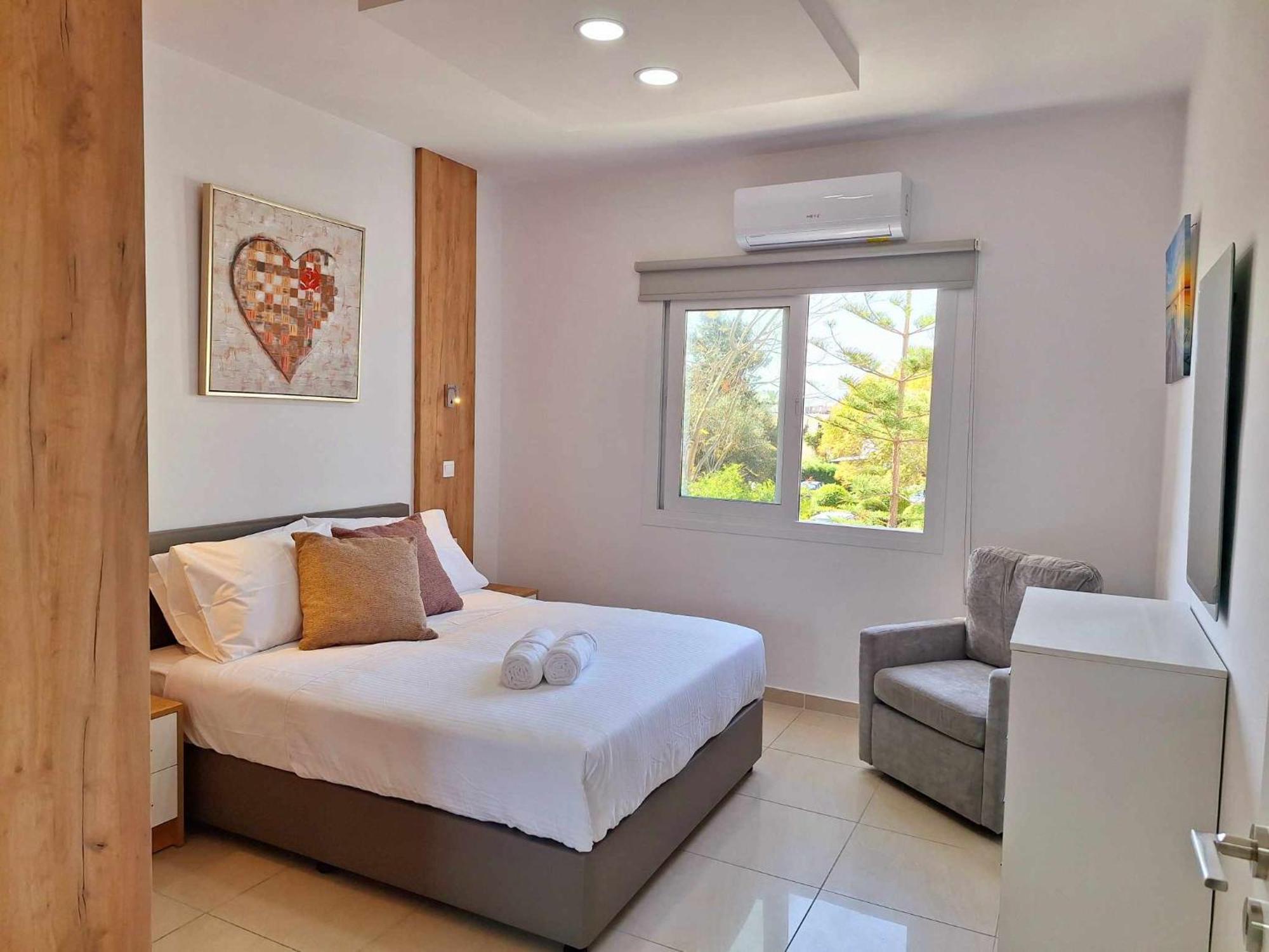 Stylish Apt Kato Paphos Close To Beach & Vibrant Harbor Life מראה חיצוני תמונה